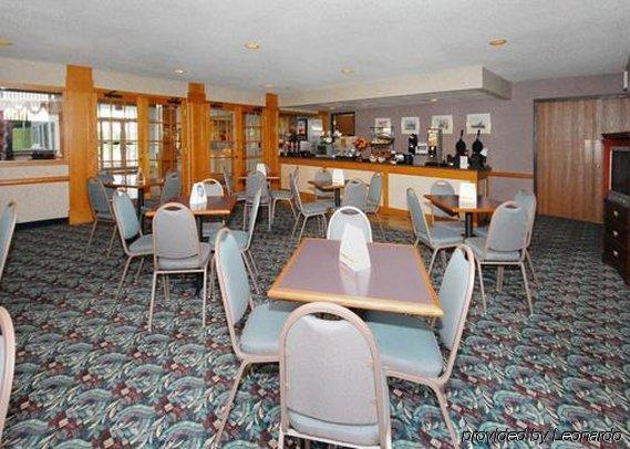 Dunes Express Inn And Suites Hart Restaurant photo